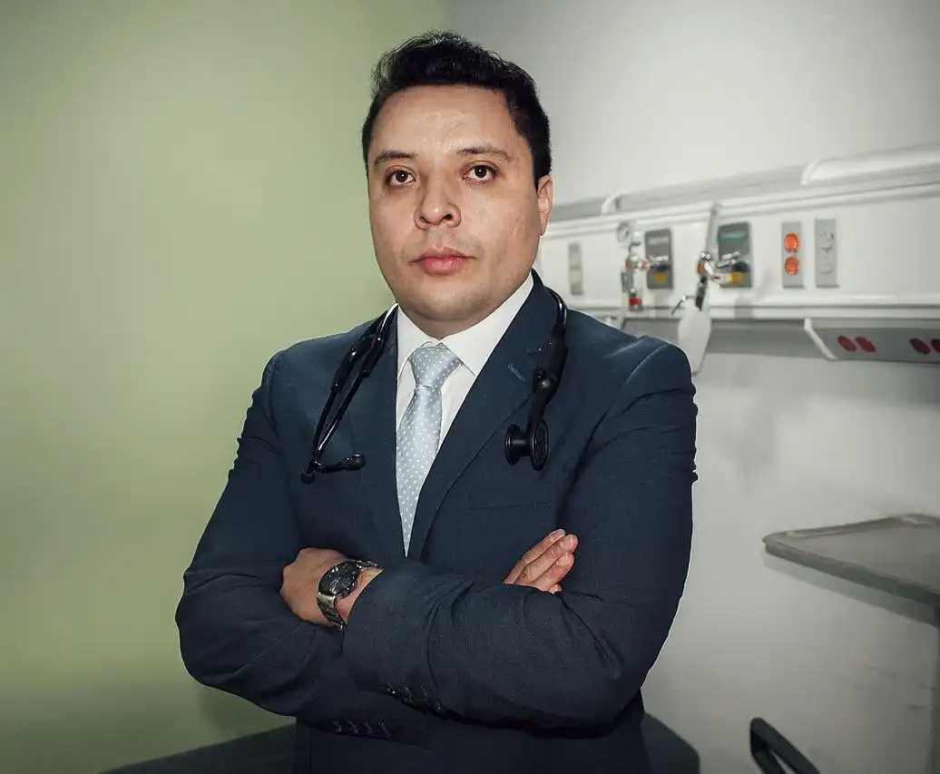 Dr. Marco Antonio Castillo Médico Crítico